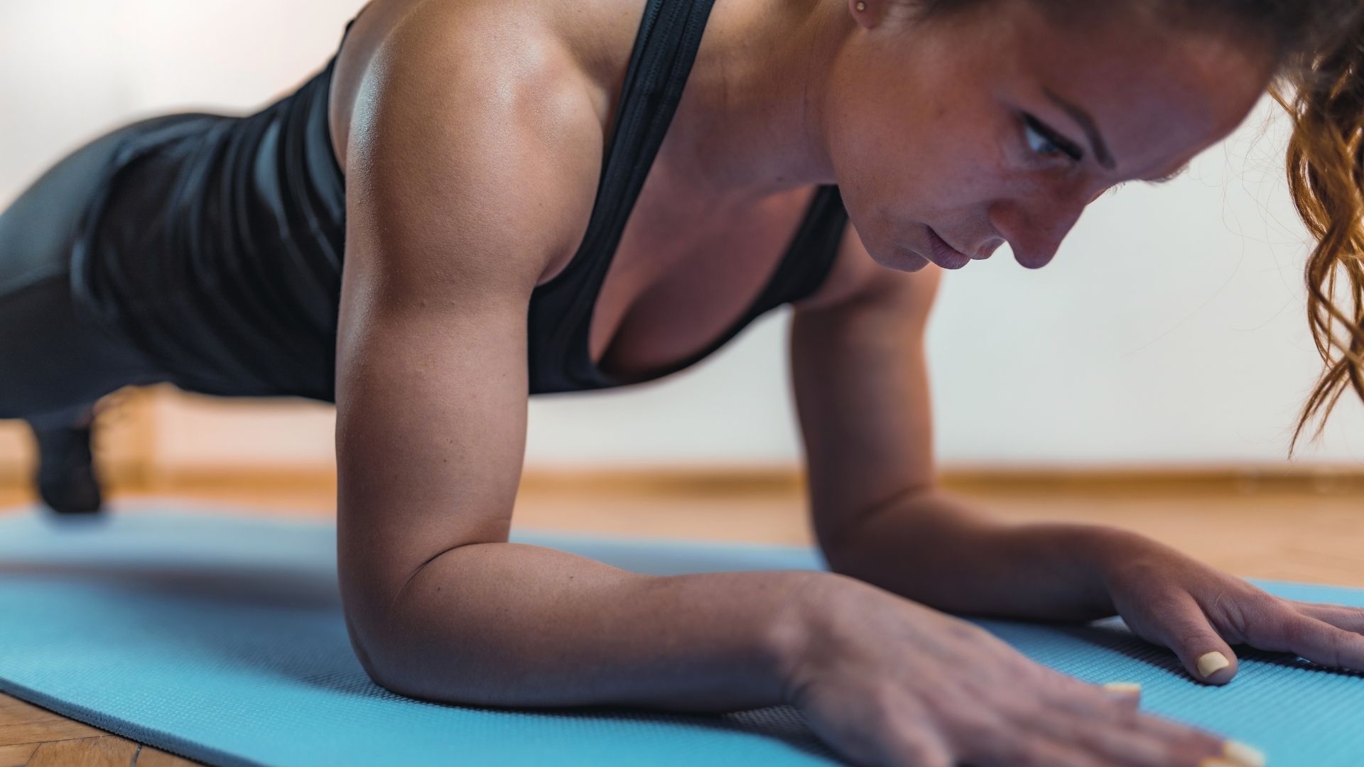 Take your endurance, heart health and fat burning to the next level by following these seven strategies that will enhance your high intensity interval training (HIIT) sessions. #hiittraining #hiitforwomen #athomeworkout #homegym #womenshealth