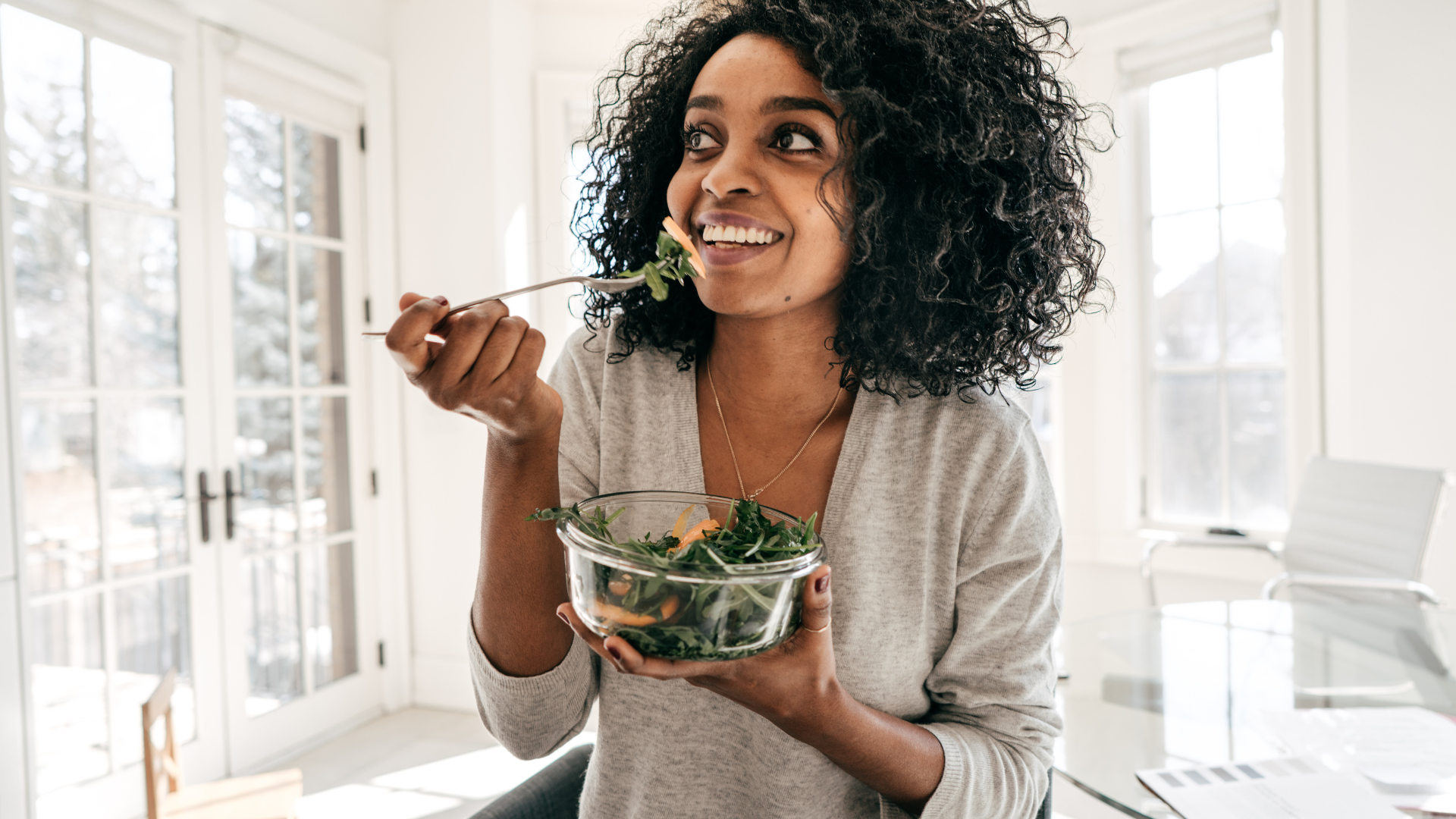 Want to improve your diet for the better?  Then follow these 10 proven strategies which can improve energy, health status and wellness. #wellness #healthydiet #eatinghealthy